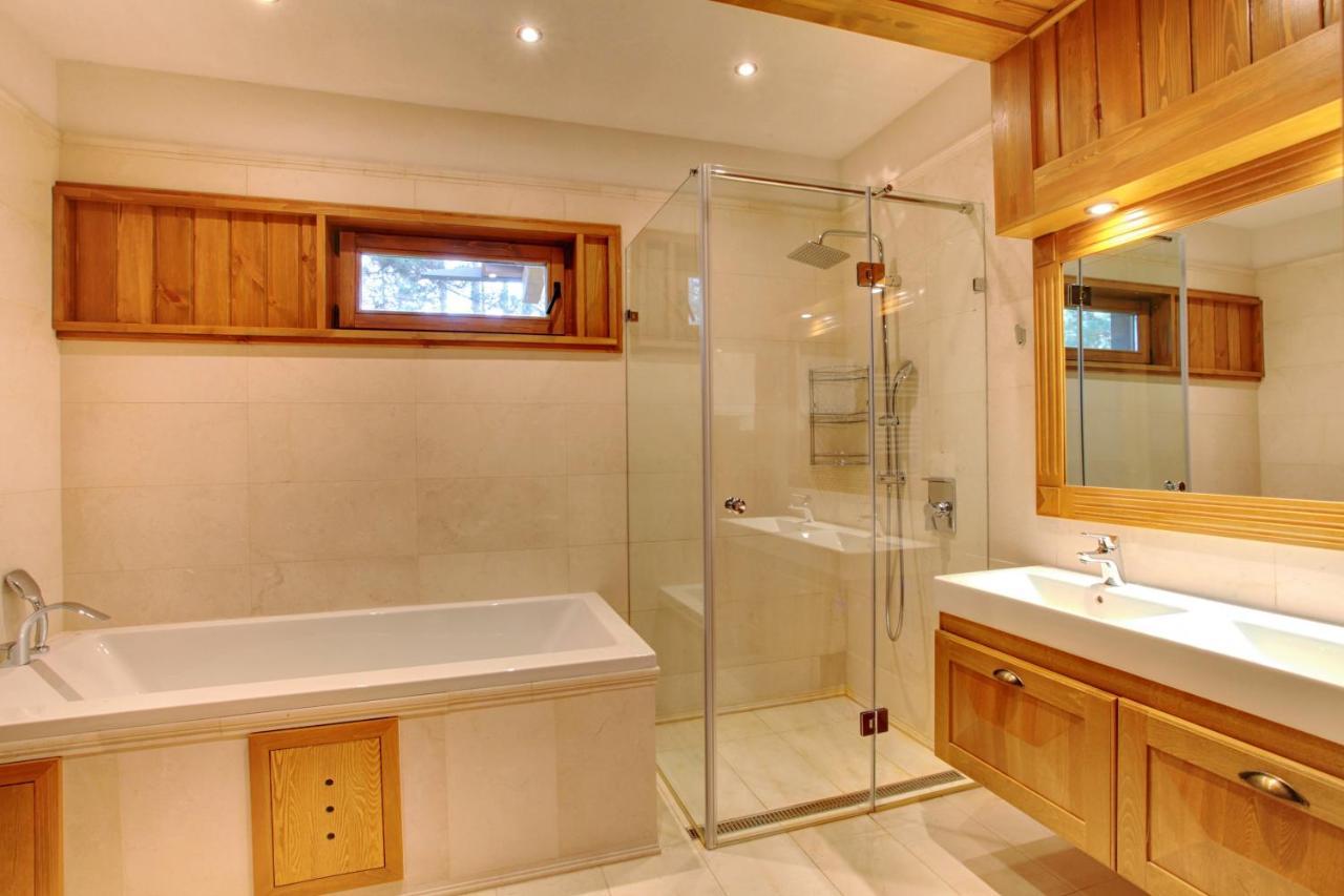 Villa Four Seasons رازلوغ المظهر الخارجي الصورة