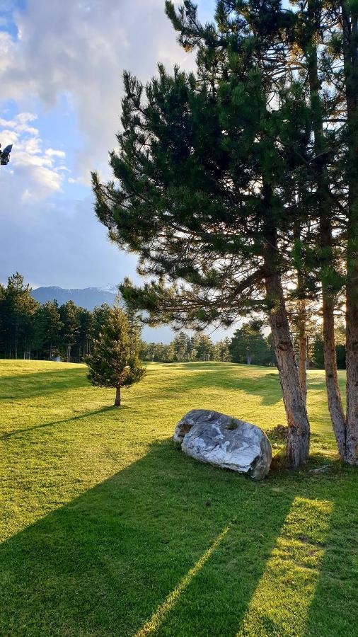 Villa Four Seasons رازلوغ المظهر الخارجي الصورة